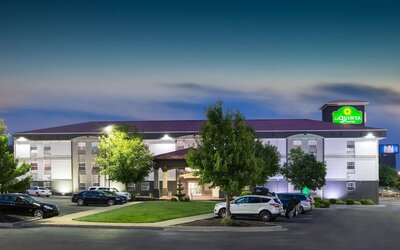 La Quinta Inn & Suites by Wyndham Blue Springs