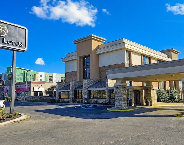 Hotel Lotus Kansas City Merriam