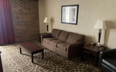 Hotel Lotus Kansas City Merriam
