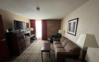 Hotel Lotus Kansas City Merriam