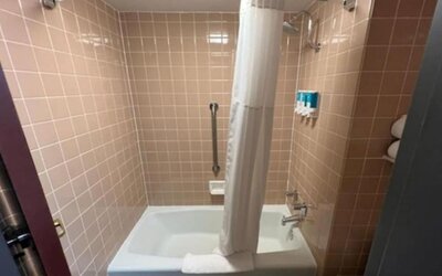 Hotel Lotus Kansas City Merriam
