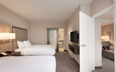Embassy Suites by Hilton Kansas City Olathe