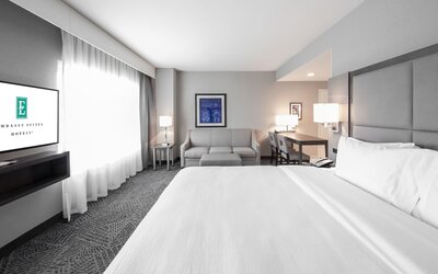 Embassy Suites by Hilton Kansas City Olathe