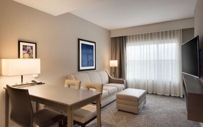 Embassy Suites by Hilton Kansas City Olathe