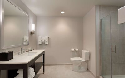 Embassy Suites by Hilton Kansas City Olathe
