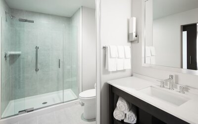 Embassy Suites by Hilton Kansas City Olathe