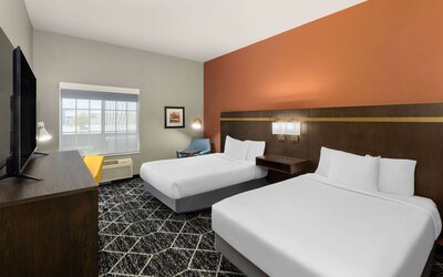 La Quinta Inn & Suites by Wyndham Olathe