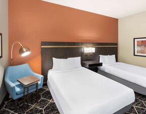 La Quinta Inn & Suites by Wyndham Olathe
