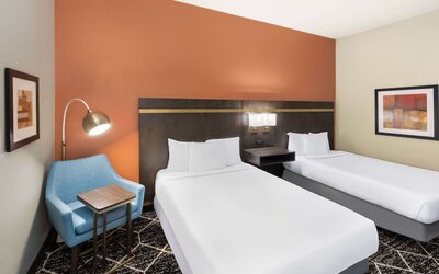 La Quinta Inn & Suites by Wyndham Olathe