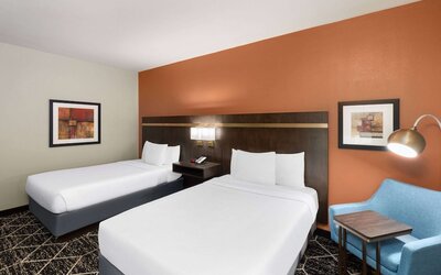 La Quinta Inn & Suites by Wyndham Olathe