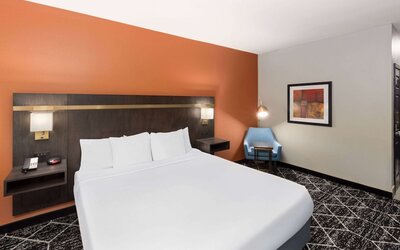 La Quinta Inn & Suites by Wyndham Olathe