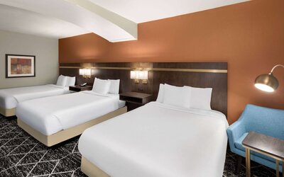 La Quinta Inn & Suites by Wyndham Olathe