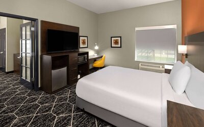 La Quinta Inn & Suites by Wyndham Olathe