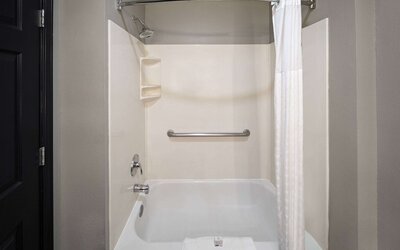 La Quinta Inn & Suites by Wyndham Olathe