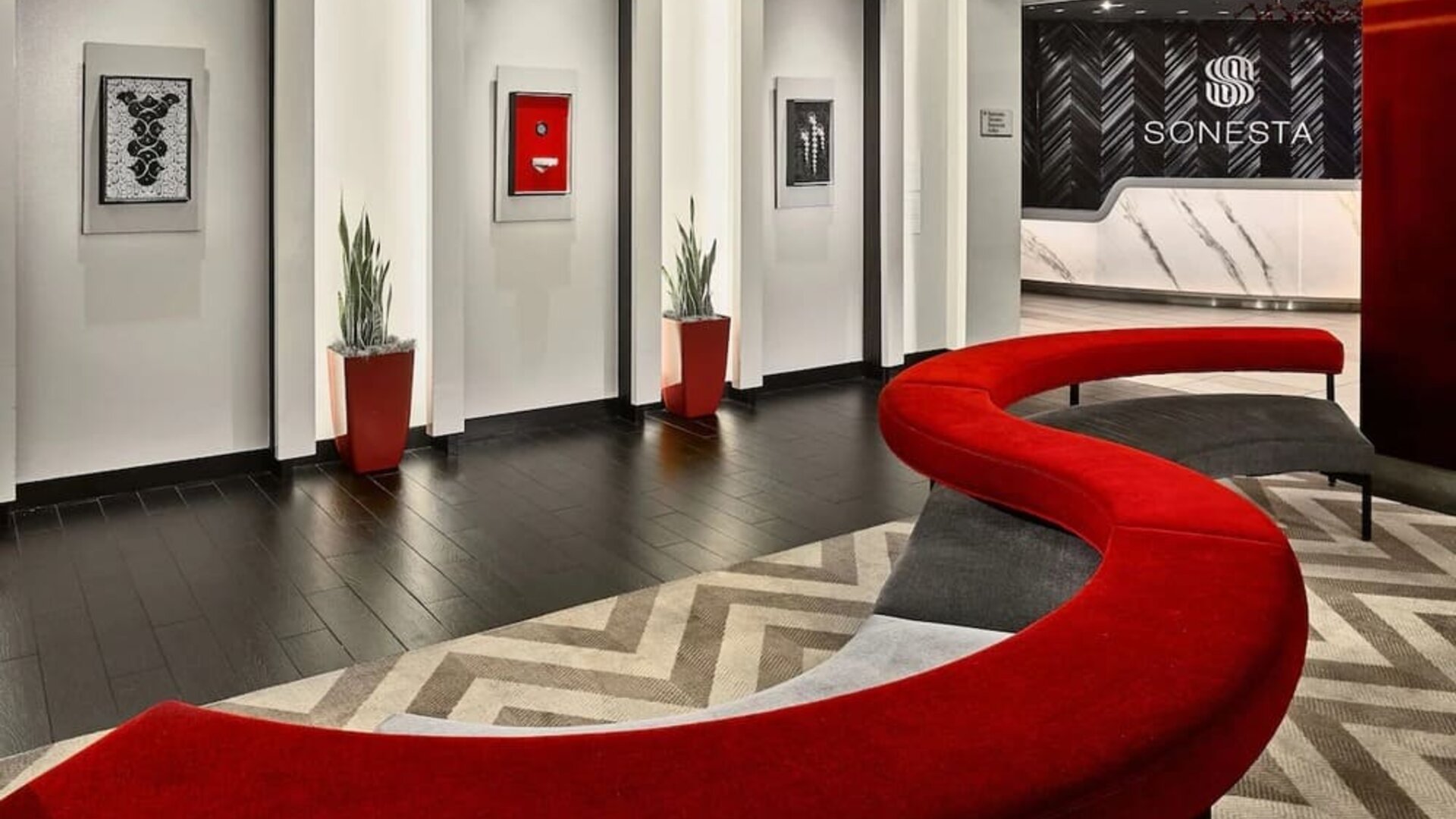 Lobby and lounge at Sonesta Philadelphia Rittenhouse Square.