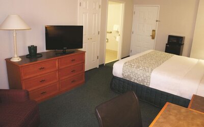 La Quinta Inn by Wyndham Kansas City Lenexa