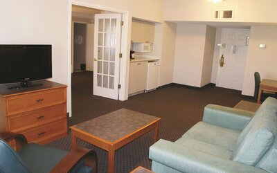 La Quinta Inn by Wyndham Kansas City Lenexa
