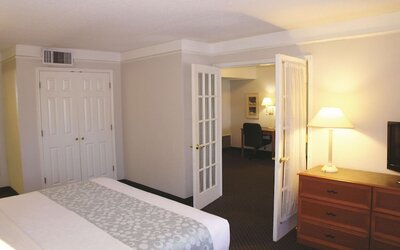 La Quinta Inn by Wyndham Kansas City Lenexa