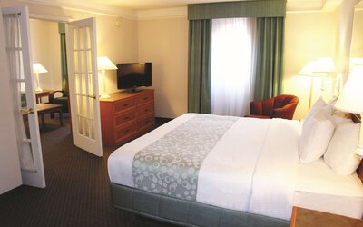 La Quinta Inn by Wyndham Kansas City Lenexa