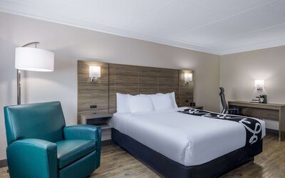La Quinta Inn by Wyndham Kansas City Lenexa