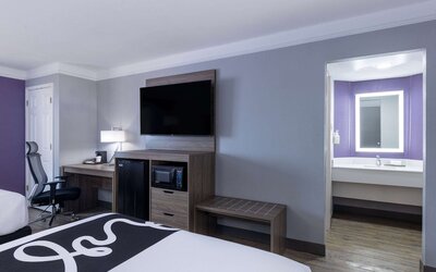 La Quinta Inn by Wyndham Kansas City Lenexa