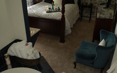 Woodstock Inn B&B
