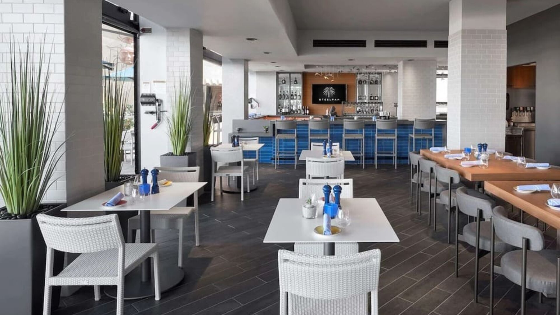 Breakfast, dining, and bar at Sonesta Fort Lauderdale Beach.