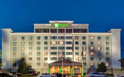 Holiday Inn & Suites Overland Park West by IHG