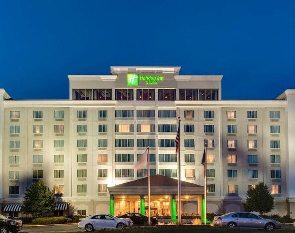 Holiday Inn & Suites Overland Park West by IHG