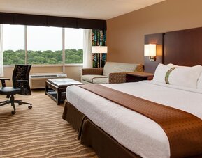 Holiday Inn & Suites Overland Park West by IHG