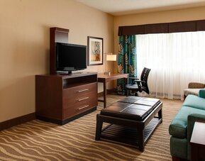 Holiday Inn & Suites Overland Park West by IHG