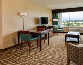 Holiday Inn & Suites Overland Park West by IHG