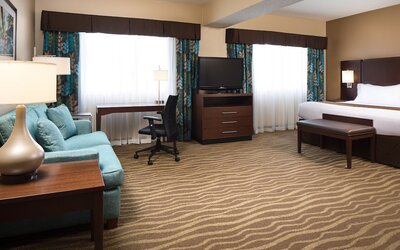 Holiday Inn & Suites Overland Park West by IHG