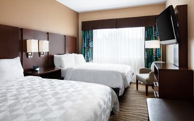 Holiday Inn & Suites Overland Park West by IHG