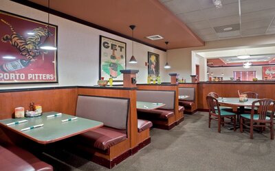 Holiday Inn & Suites Overland Park West by IHG