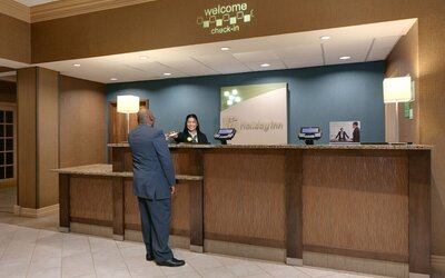 Holiday Inn & Suites Overland Park West by IHG