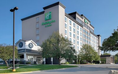 Holiday Inn & Suites Overland Park West by IHG
