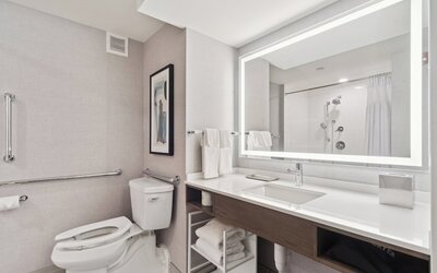 Crowne Plaza Lansing by IHG