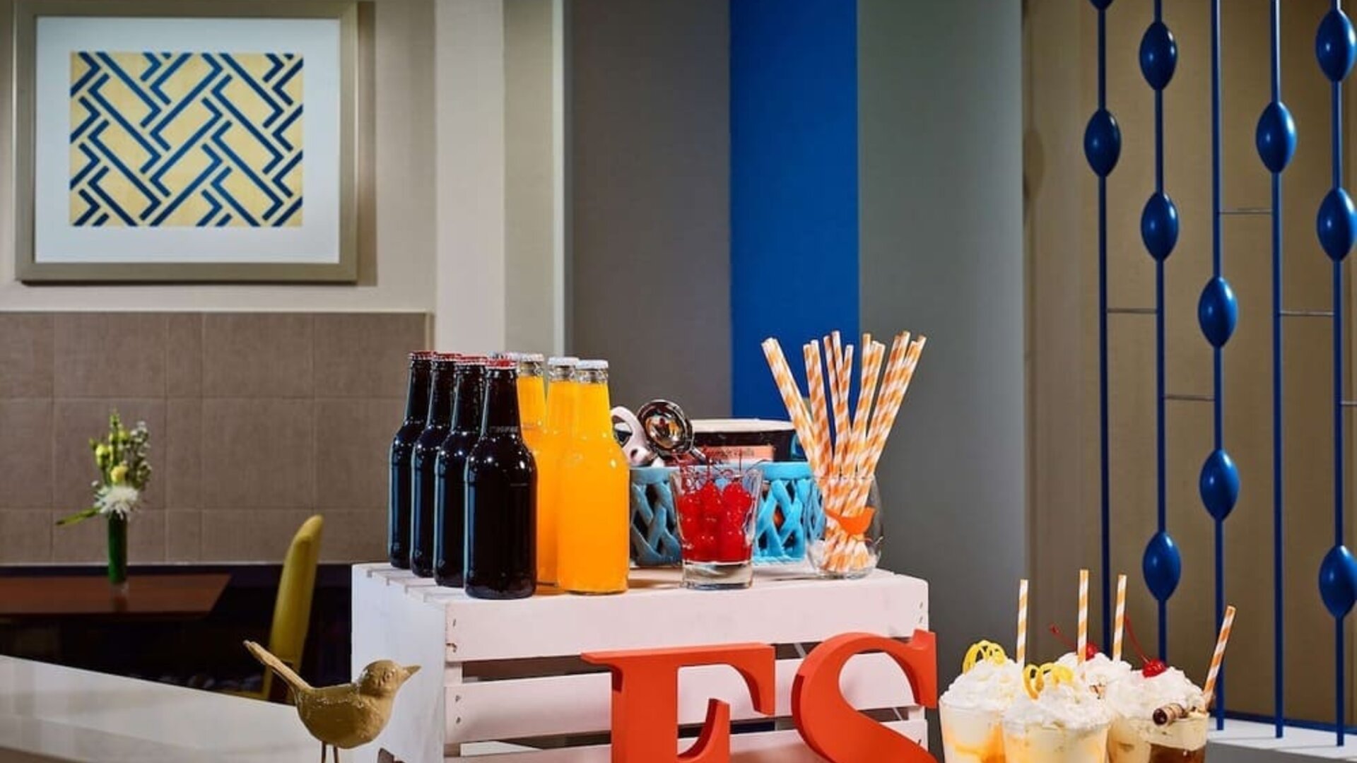 Food and beverage at Sonesta ES Suites Cincinnati - Blue Ash.