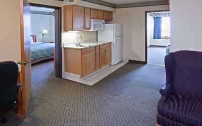 Country Inn & Suites by Radisson, Lansing, MI