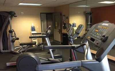 Country Inn & Suites by Radisson, Lansing, MI