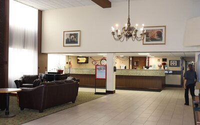 Clarion Hotel & Conference Center Lansing West