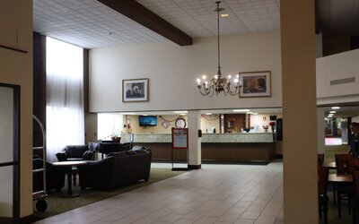Clarion Hotel & Conference Center Lansing West