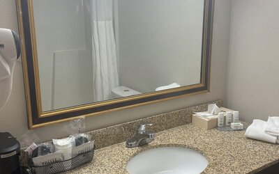 Clarion Hotel & Conference Center Lansing West