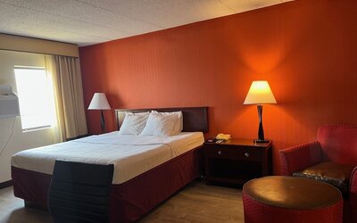 Clarion Hotel & Conference Center Lansing West