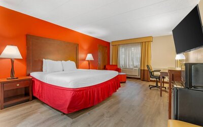 Clarion Hotel & Conference Center Lansing West