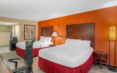 Clarion Hotel & Conference Center Lansing West