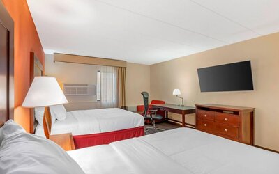 Clarion Hotel & Conference Center Lansing West