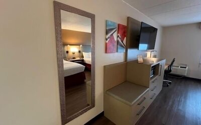 Clarion Hotel & Conference Center Lansing West