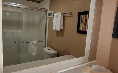 Clarion Hotel & Conference Center Lansing West